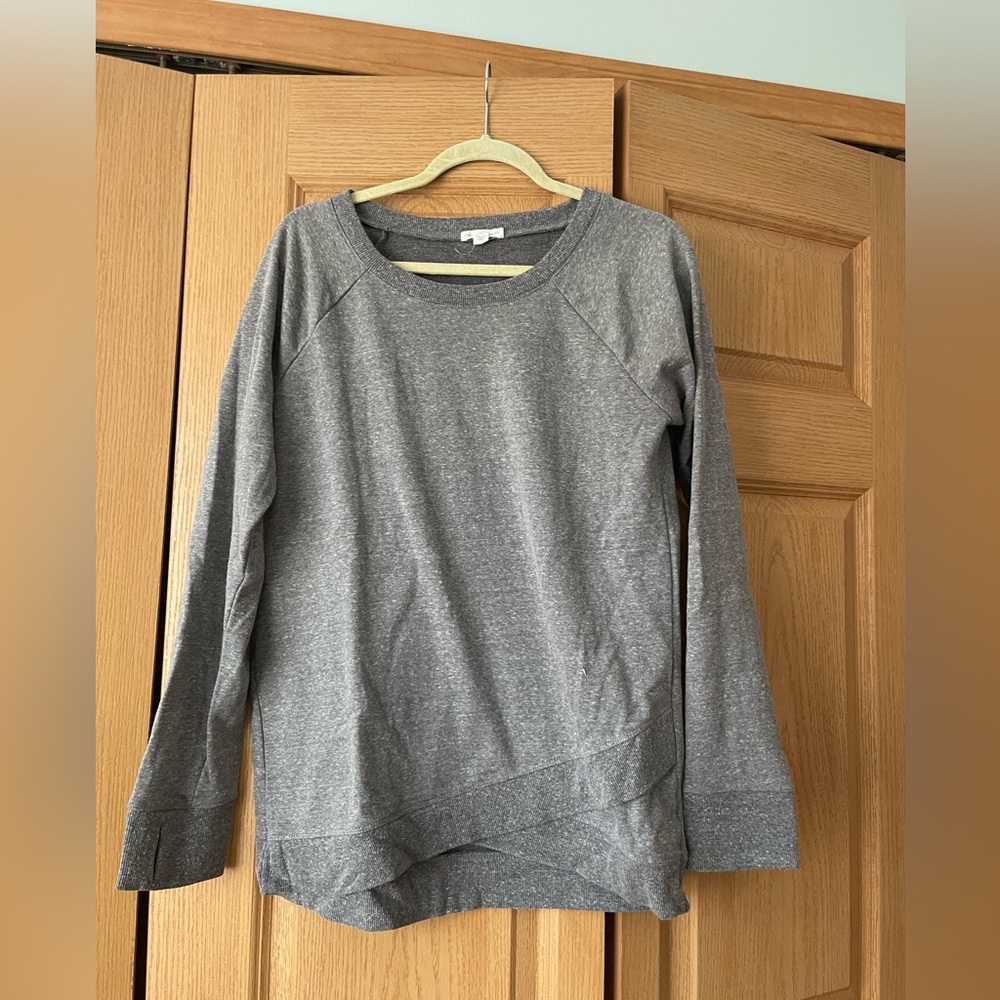 Grey crewneck split hem